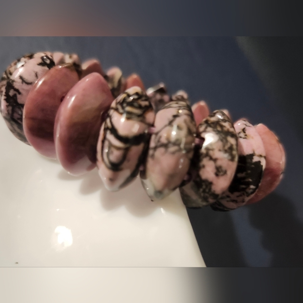 This is a rhodonite bracelet - Picture 4 of 4